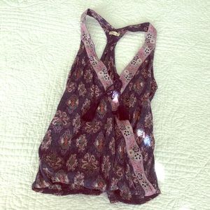 Hollister tank XS with tie in Front